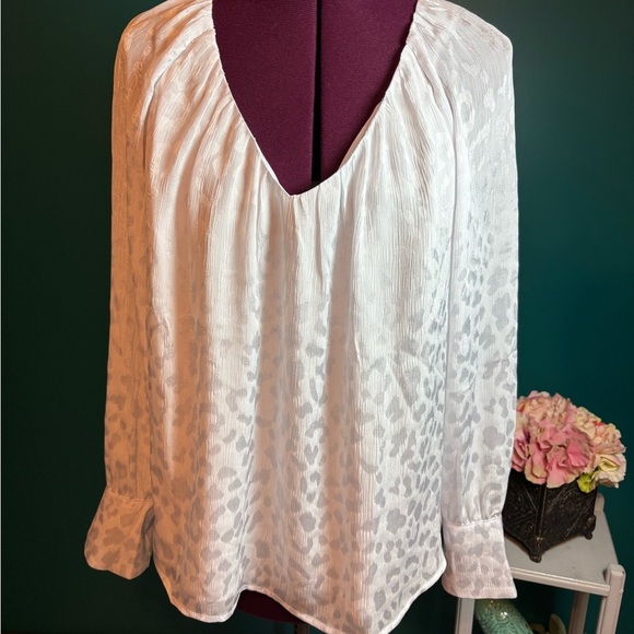 INC International Concepts Cream Ruffled Blouse V Neck - Picture 1 of 6